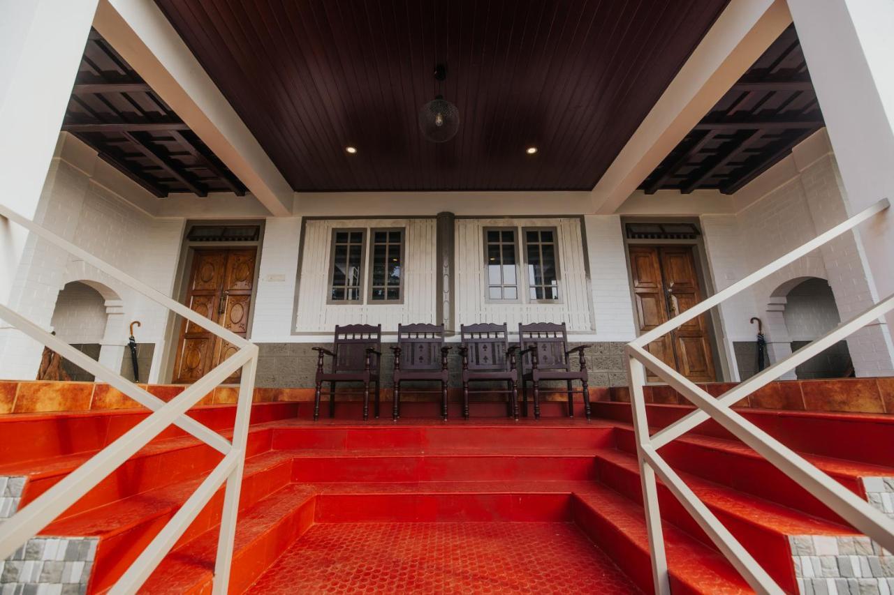 Misty Courtyard Resort Chinnakanal Exterior photo