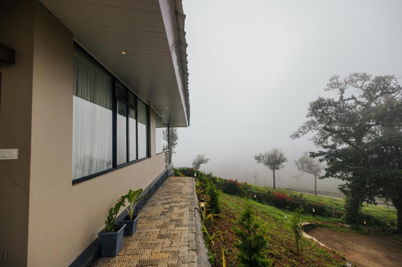 Misty Courtyard Resort Chinnakanal Exterior photo