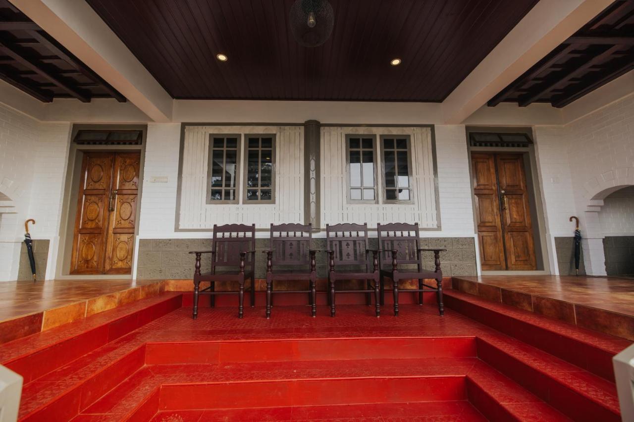 Misty Courtyard Resort Chinnakanal Exterior photo