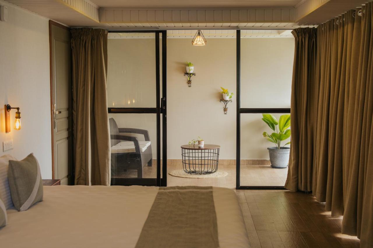 Misty Courtyard Resort Chinnakanal Exterior photo